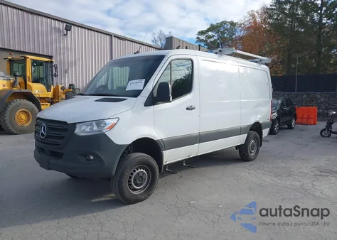 2025 Mercedes-Benz Sprinter 2500 Standard Roof 4-Cyl Diesel Ho z USA, uszkodzony, nr VIN W1Y4NBVY7ST204384